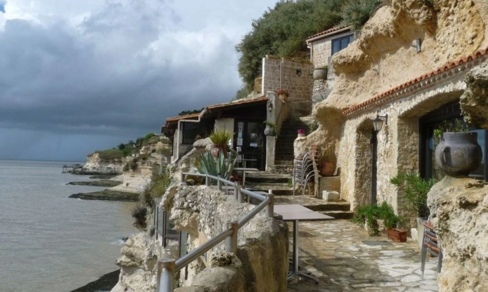 camping grottes de matata